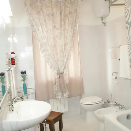 Degli Ulivi Bed & Breakfast 4*